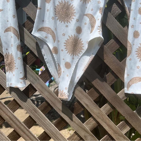 Celestial print bodysuit womens stars sun moon forever 21 size S never worn - Picture 2 of 10